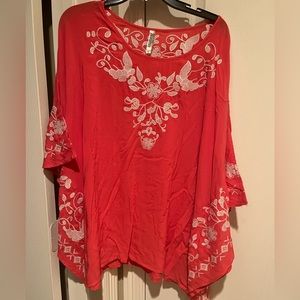 Molloreno Embroidered Blouse in Melon/white size small